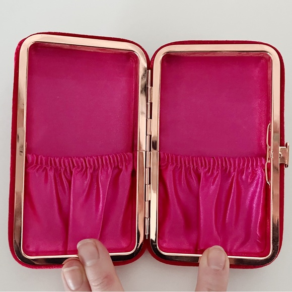 SOLD - Charlotte Tilbury Red Velvet Clutch Travel Case - Picture 5 of 5